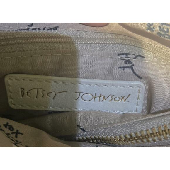 Gorgeous Betsey Johnson Handbag Shoulder Bag Purse Crossbody - Picture 3 of 4